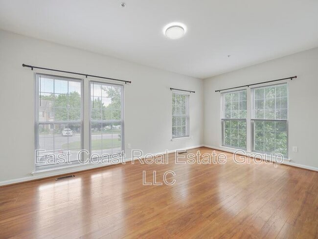 Building Photo - 6100 Newport Terrace