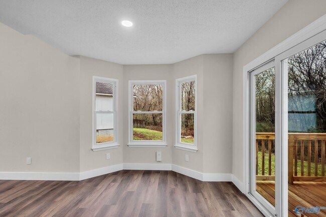 Building Photo - 213 Rebecca Pines Dr