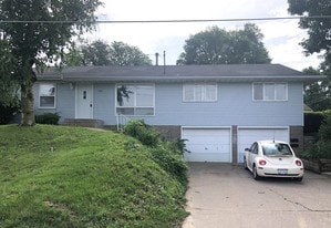 Building Photo - 701 31st St