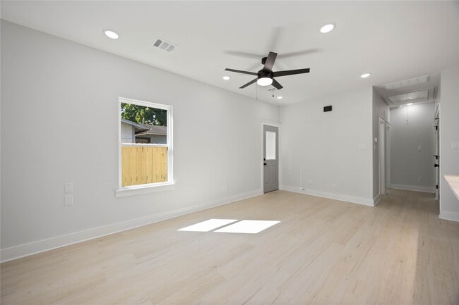 Building Photo - 8511 Prairie View Dr