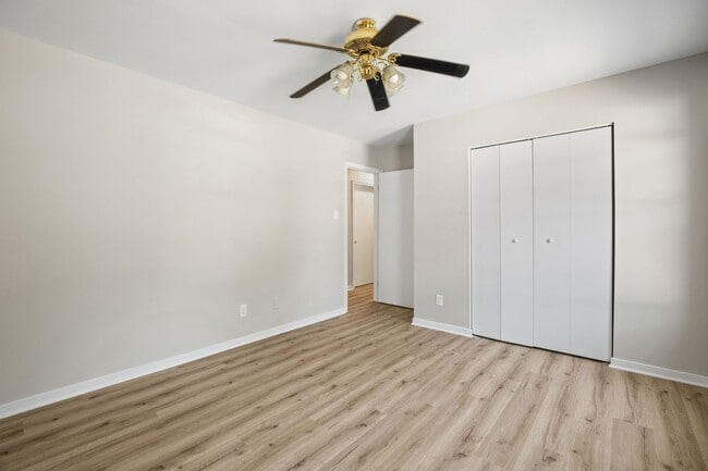 Building Photo - Completely Renovated 4 Bedroom/2 Bath Property off of Staples Mill Rd.! ****Available Beginning o...