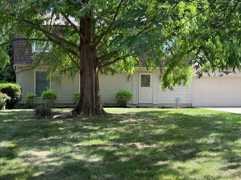 Building Photo - 17073 Drake Rd