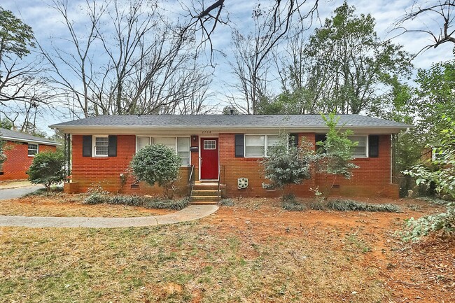 Building Photo - Updated Brick Home Minutes From Uptown