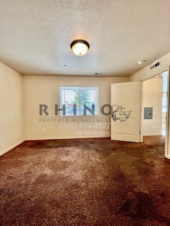 Building Photo - 6941 Village River Ln