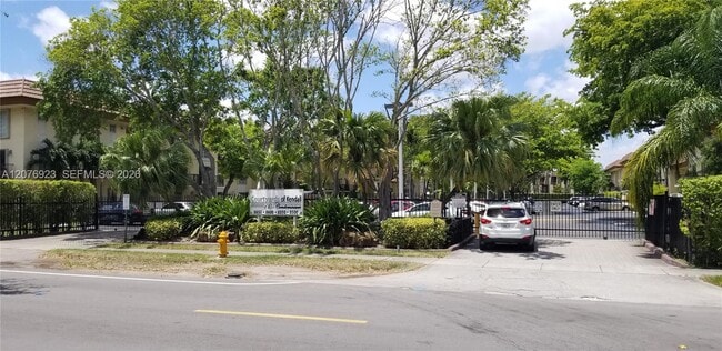 Building Photo - 8550 SW 109th Ave