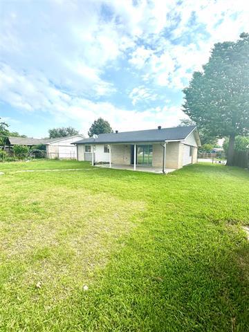 Building Photo - 409 S Holiday Dr