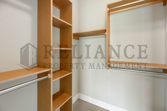 Building Photo - 13619 W Hunters View Ct