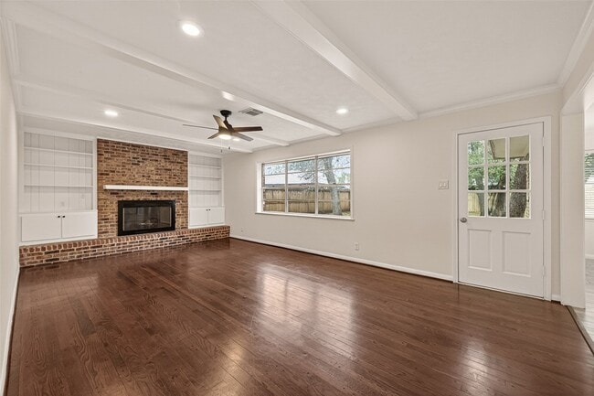 Building Photo - 422 Willow Vista Dr