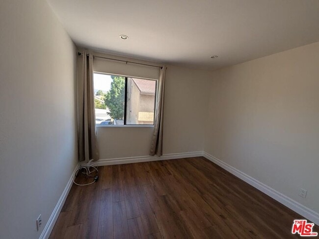 Building Photo - 10051 Topanga Canyon Blvd