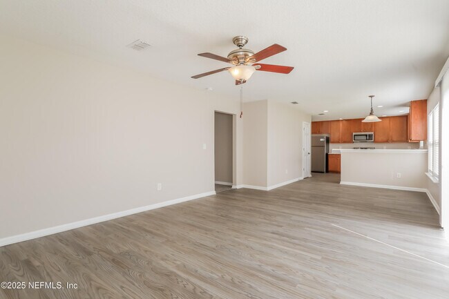 Building Photo - 683 Southland Ln