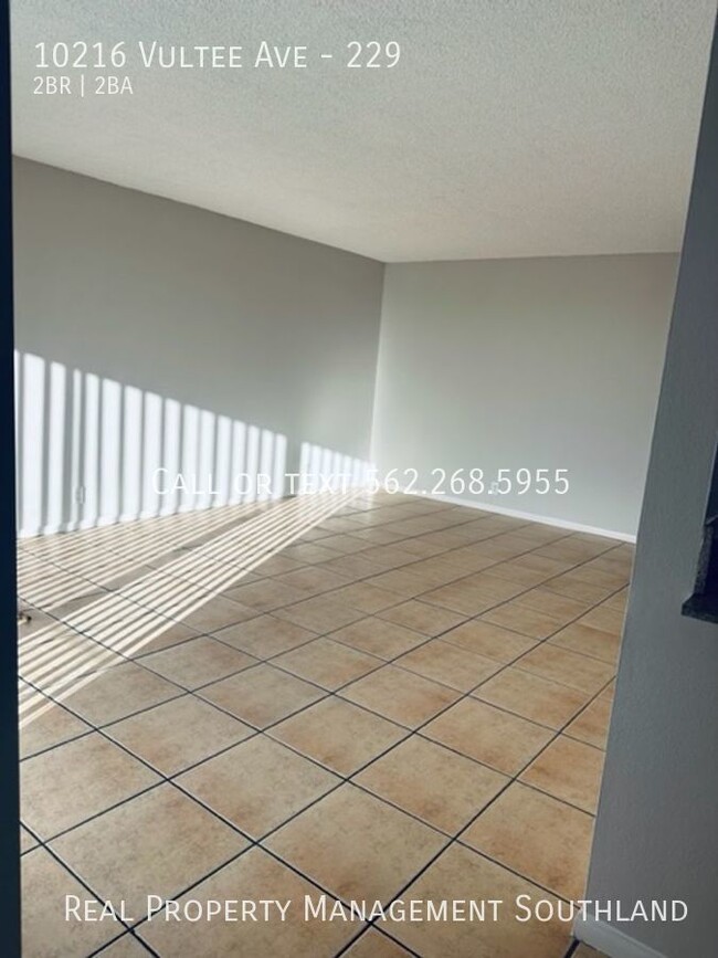 Building Photo - 2 Bedroom/ 2 Bath Spacious Apartment in Do...