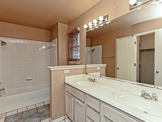 Building Photo - 14700 Menifee St
