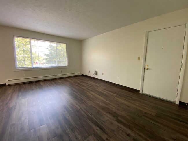 Building Photo - 3961 Brown Ave