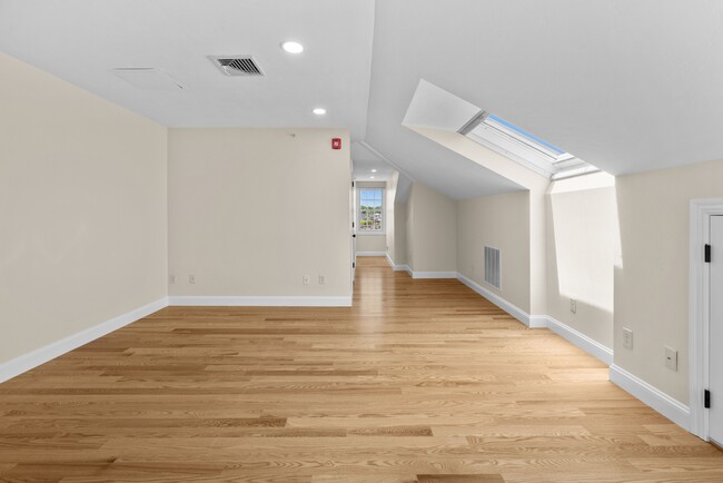 Building Photo - 57 Dedham Ave