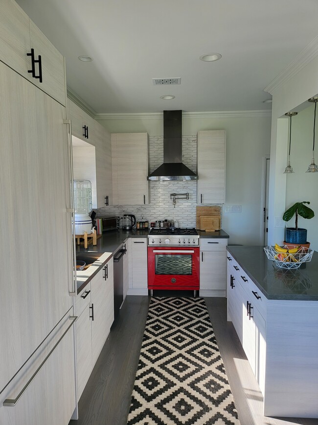 PH 7 Kitchen - The Londonderry