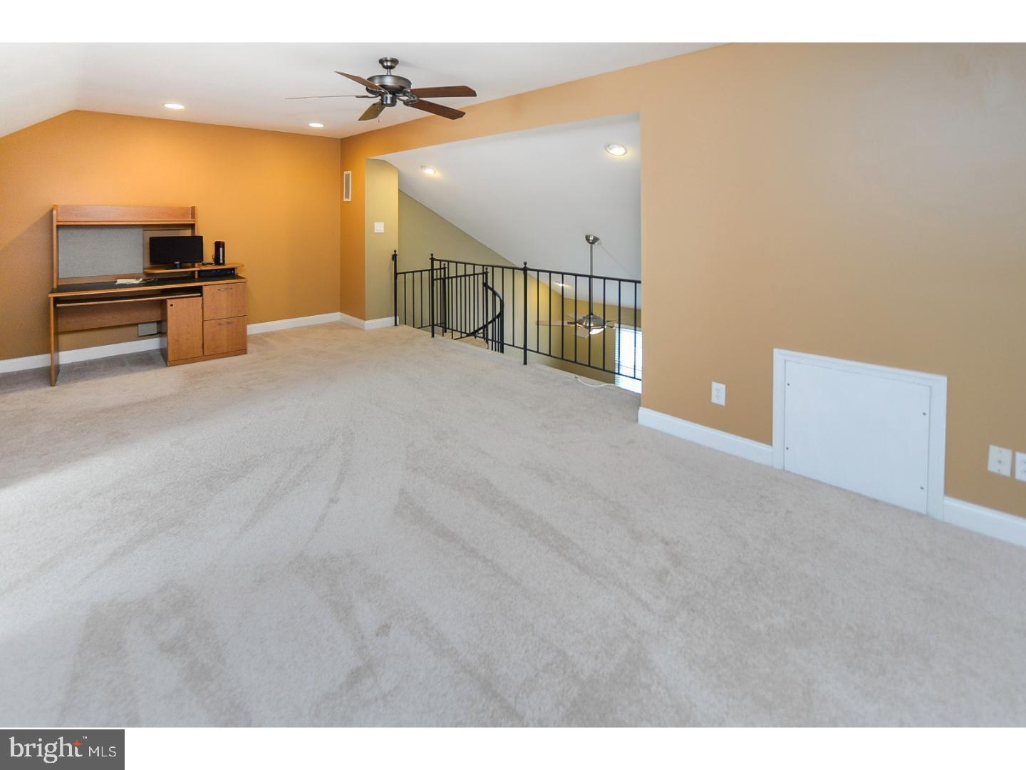 Building Photo - 102 Hazelwood Ln