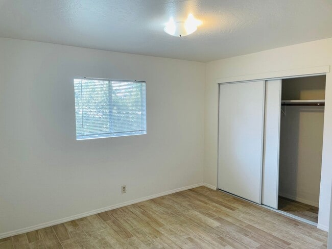 Building Photo - 185 Sierra Rd