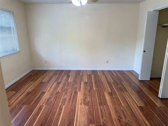 Building Photo - 6604 Tamar Dr