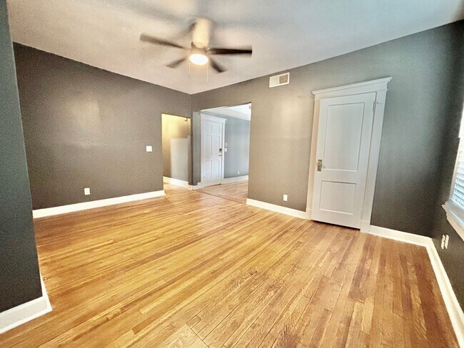 Building Photo - 3415 Locust St