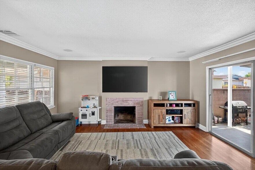 Building Photo - 2924 W 136th St