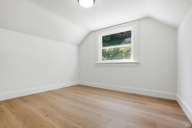 Building Photo - 172 Bella Vista Ave