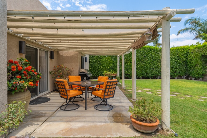 Building Photo - 30106 Avenida Alvera