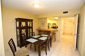 Building Photo - 1515 Pinellas Bayway S