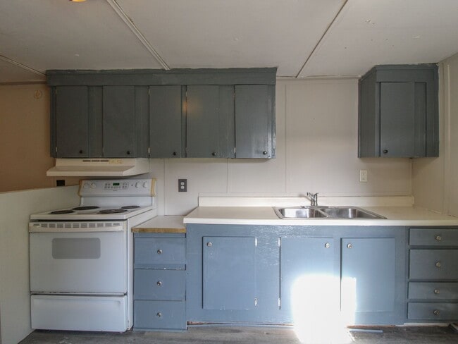 Building Photo - 14 Simpson Rd