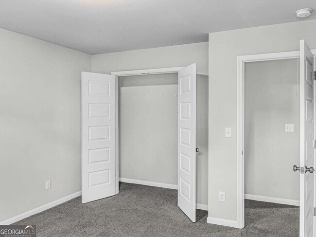 Building Photo - 2054 Maplewood Way