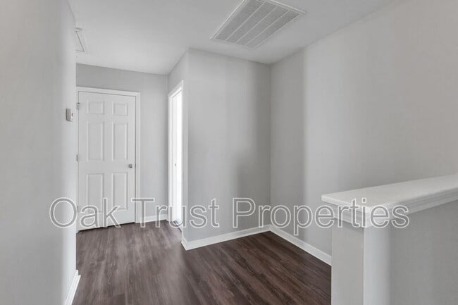 Building Photo - 438 Green Park Ln
