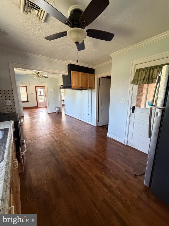 Building Photo - 2929 Packer St