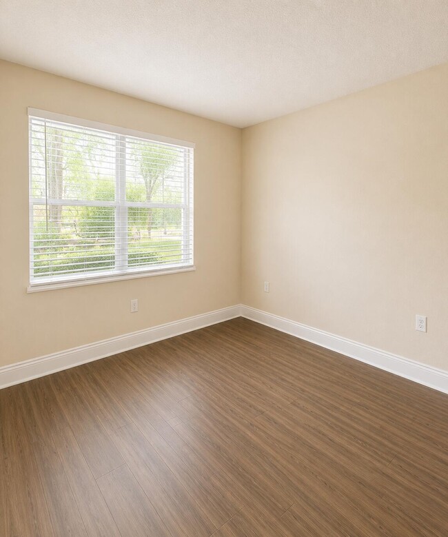 Building Photo - 4205 N University Dr