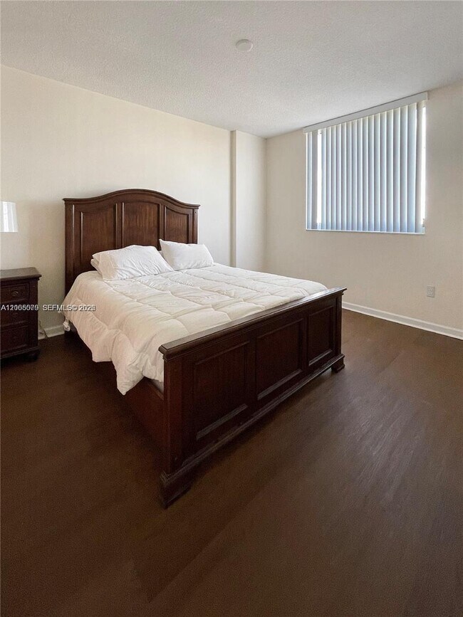 Building Photo - 18800 NE 29th Ave