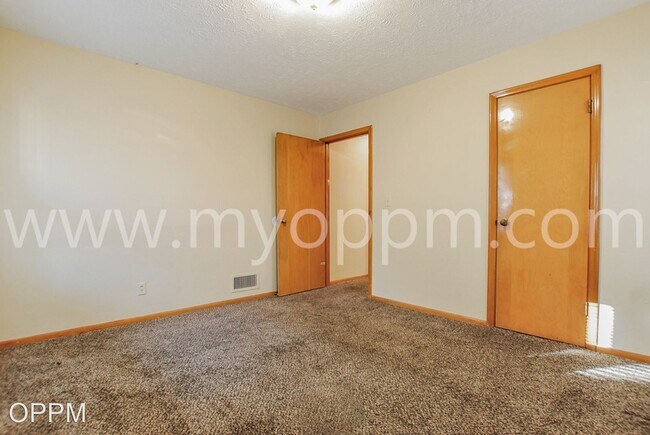 Building Photo - 2 br, 2 bath House - 4713 S. 53rd St