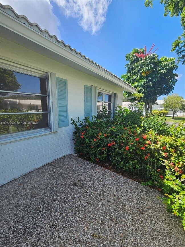 Building Photo - 1400 NW 90th Way