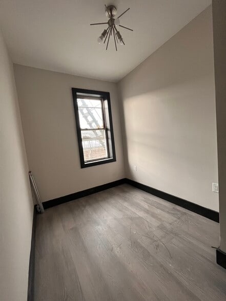 55 Lincoln 306 - 968 Summit Ave