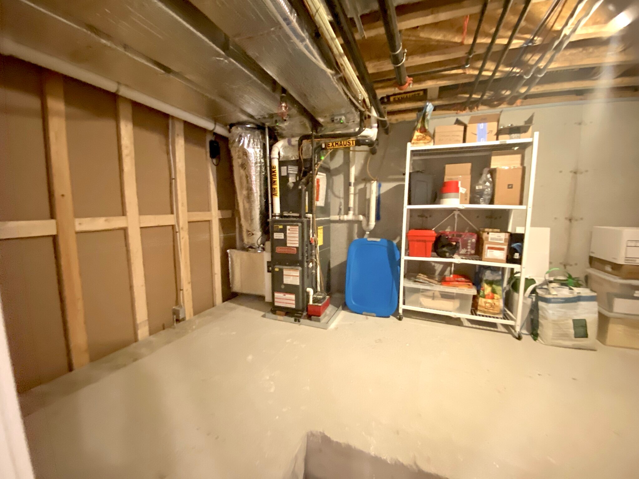 Building Photo - 23 Lily Pond Ln