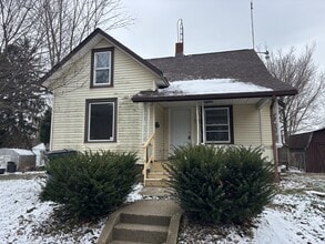 Building Photo - 525 Pike Ave SW