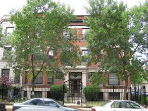 Building Photo - 5118 N Kenmore Ave