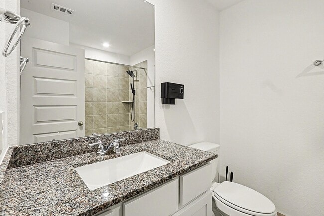 Building Photo - 9926 Palm Royal Dr