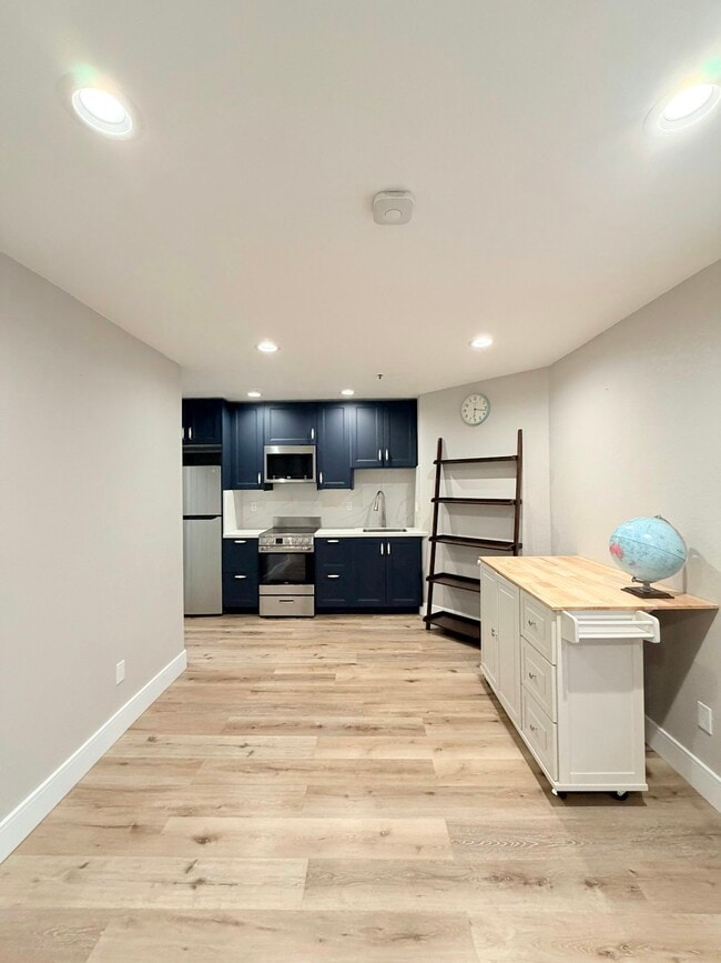 Building Photo - 1622 Altamont Cir