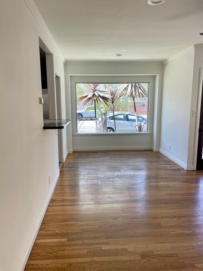 Building Photo - 9650 Lucerne Ave