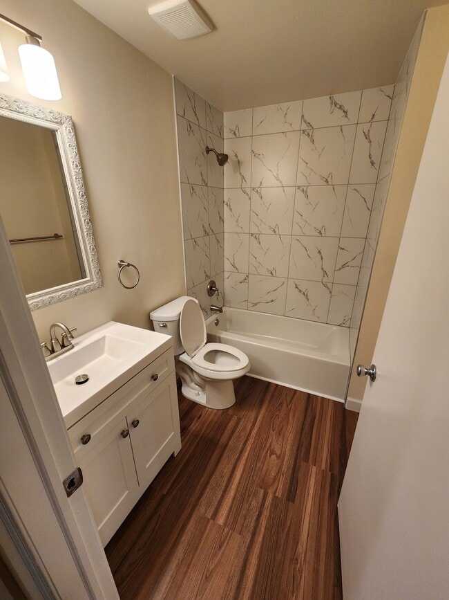 Building Photo - 33 Cypress Ct