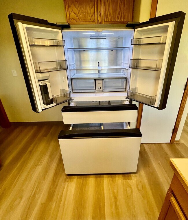 Building Photo - Charming 3-Bedroom/2.5-Bathroom House in the Cathedral Park Neighborhood of St. Johns - See Move-...