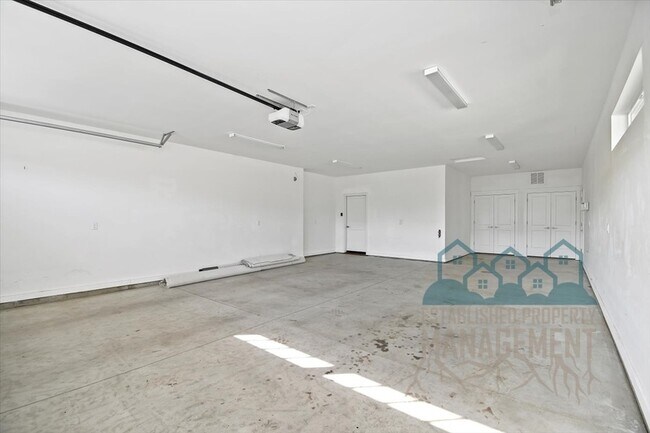 Building Photo - 10399 W Bell Fountain Dr