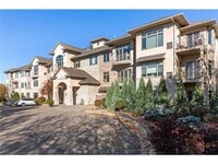 Building Photo - 555 Oak Ridge Pl
