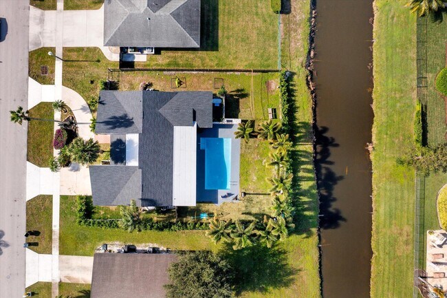 Building Photo - 11647 Anhinga Dr