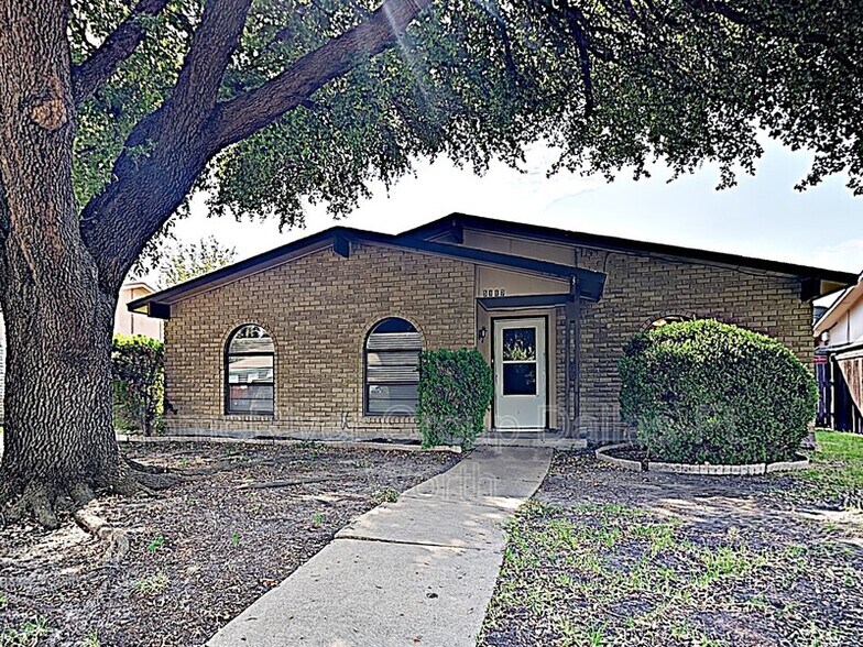 Primary Photo - 5117 Bartlett Dr