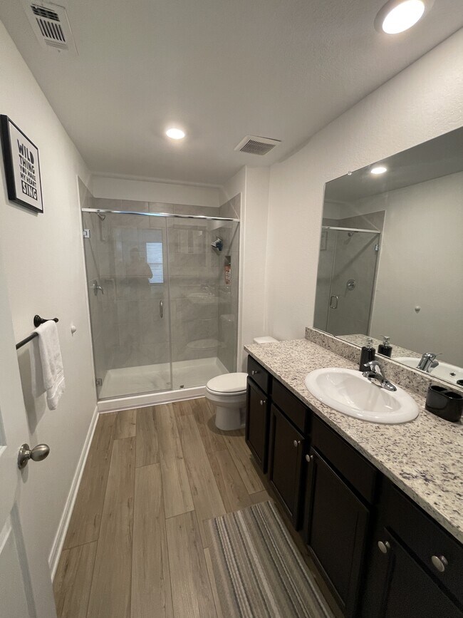 Building Photo - 10829 Emerick St