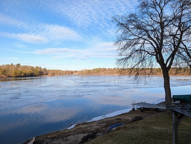 Building Photo - 27 Carrier Ln